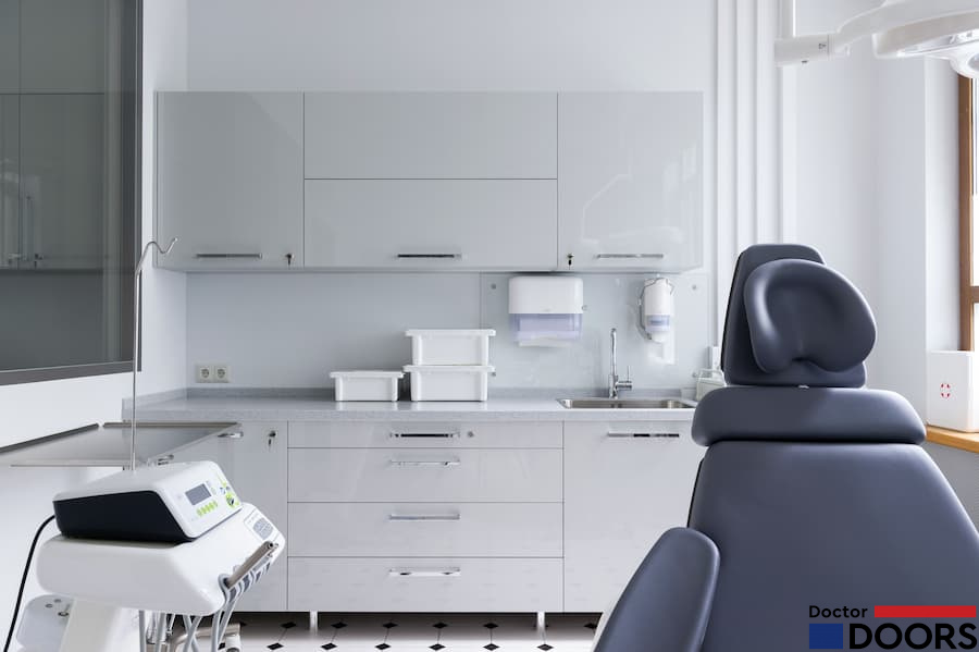Классический интерьер кабинета стоматолога